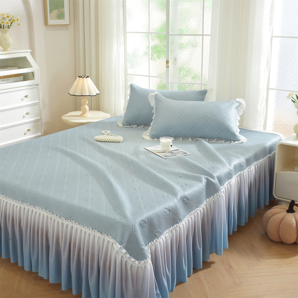 91家纺网 家纺一手货源 找家纺 共鸣沙发垫 2025新款凉感四叶草床裙款凉席席子 床裙四叶草蓝色