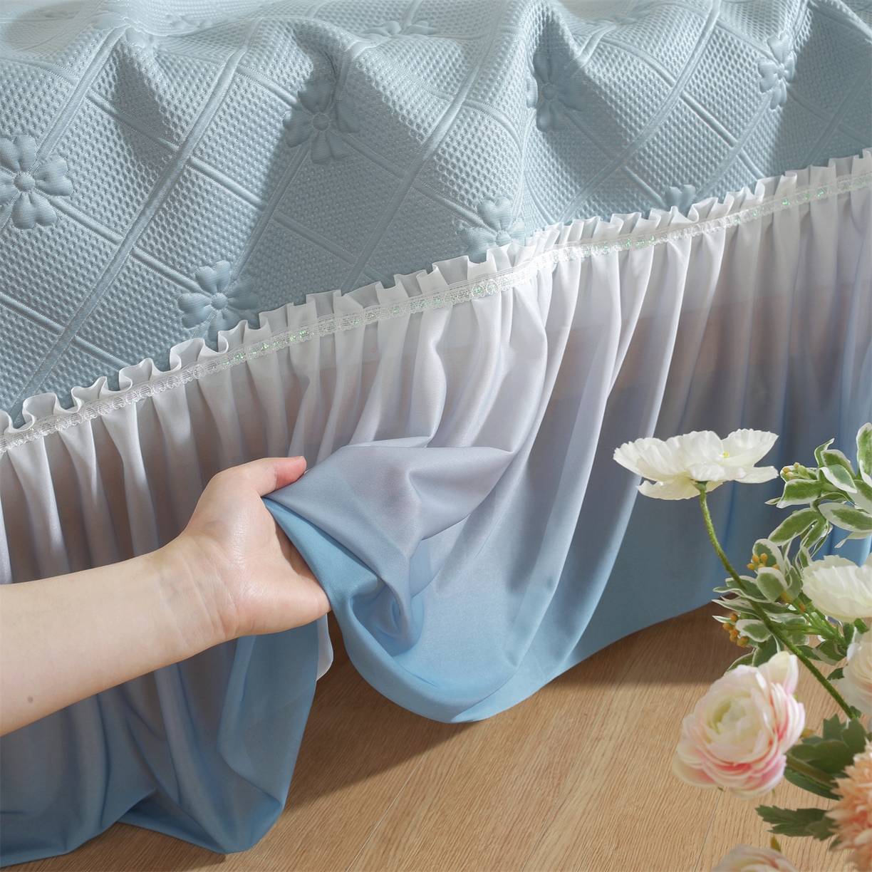 91家纺网 家纺一手货源 找家纺 共鸣沙发垫 2025新款凉感四叶草床裙款凉席席子 床裙四叶草蓝色