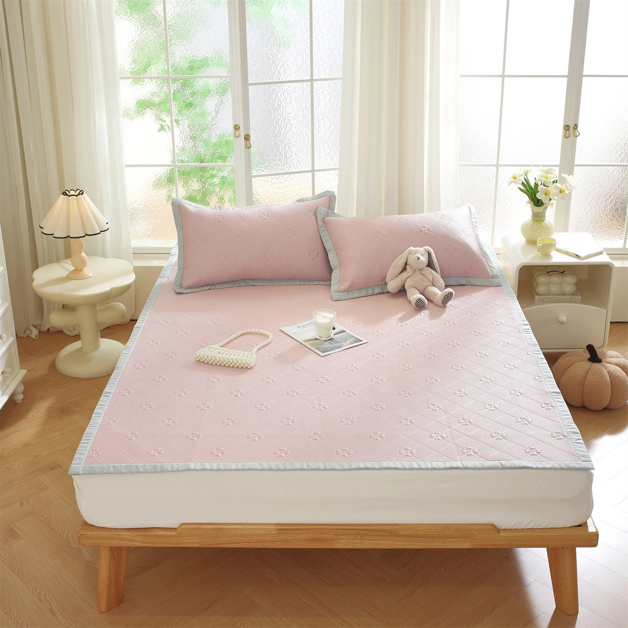 91家纺网 家纺一手货源 找家纺 共鸣沙发垫 2025新款凉感四叶草平铺款凉席席子 四叶草粉色