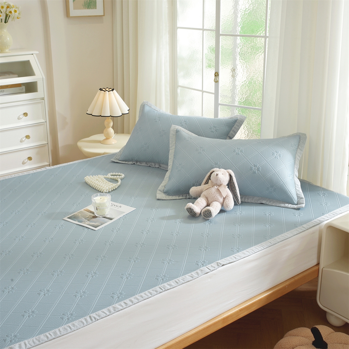 91家纺网 家纺一手货源 找家纺 共鸣沙发垫 2025新款凉感四叶草平铺款凉席席子 四叶草蓝色