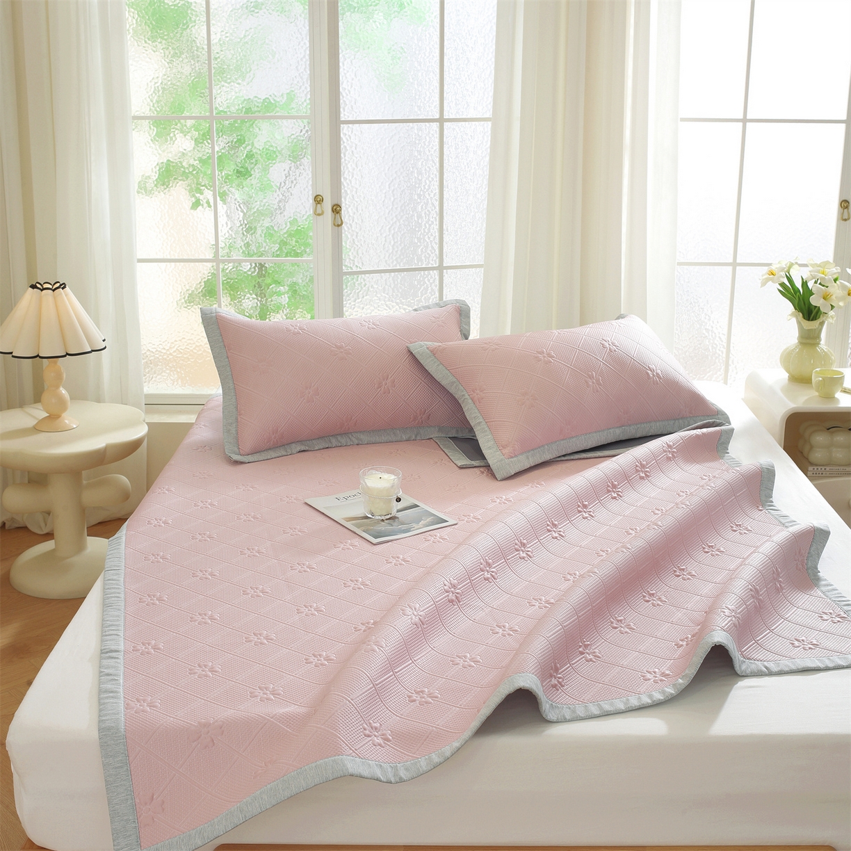 91家纺网 家纺一手货源 找家纺 共鸣沙发垫 2025新款凉感四叶草平铺款凉席席子 四叶草粉色