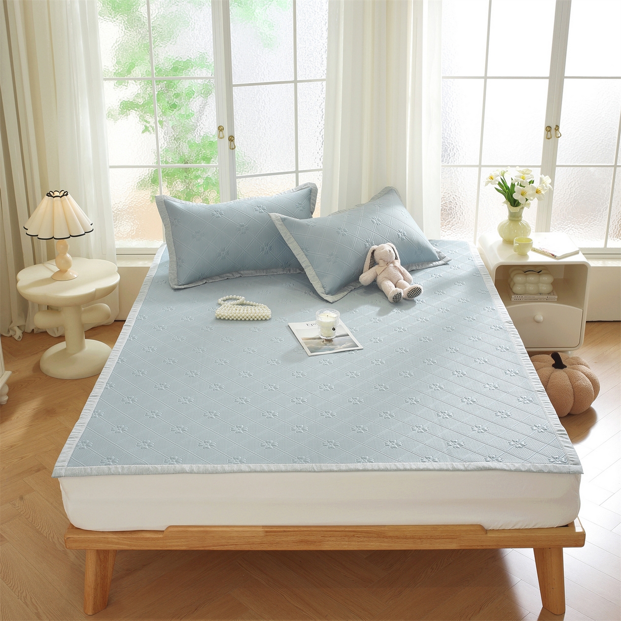 91家纺网 家纺一手货源 找家纺 共鸣沙发垫 2025新款凉感四叶草平铺款凉席席子 四叶草蓝色