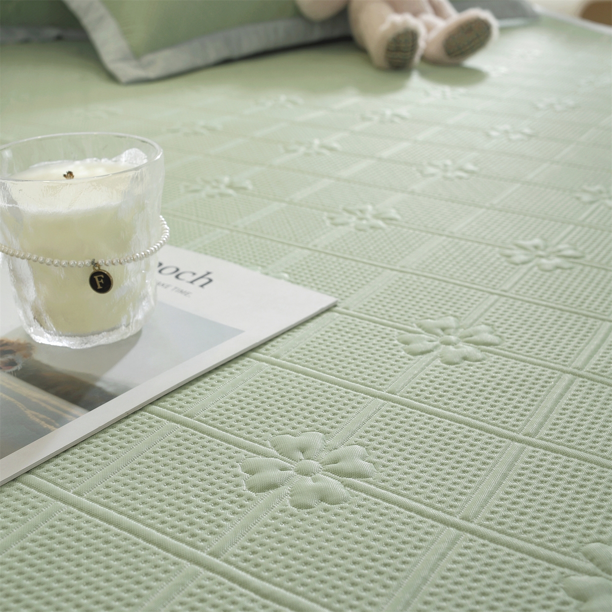 91家纺网 家纺一手货源 找家纺 共鸣沙发垫 2025新款凉感四叶草平铺款凉席席子 四叶草绿色