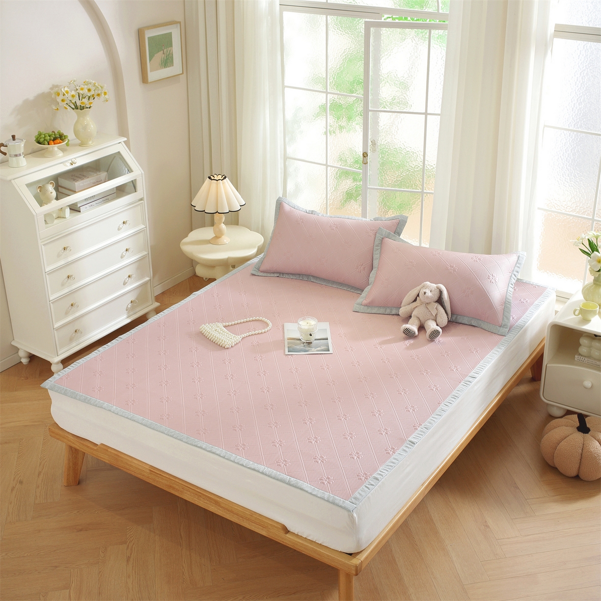 91家纺网 家纺一手货源 找家纺 共鸣沙发垫 2025新款凉感四叶草平铺款凉席席子 四叶草粉色