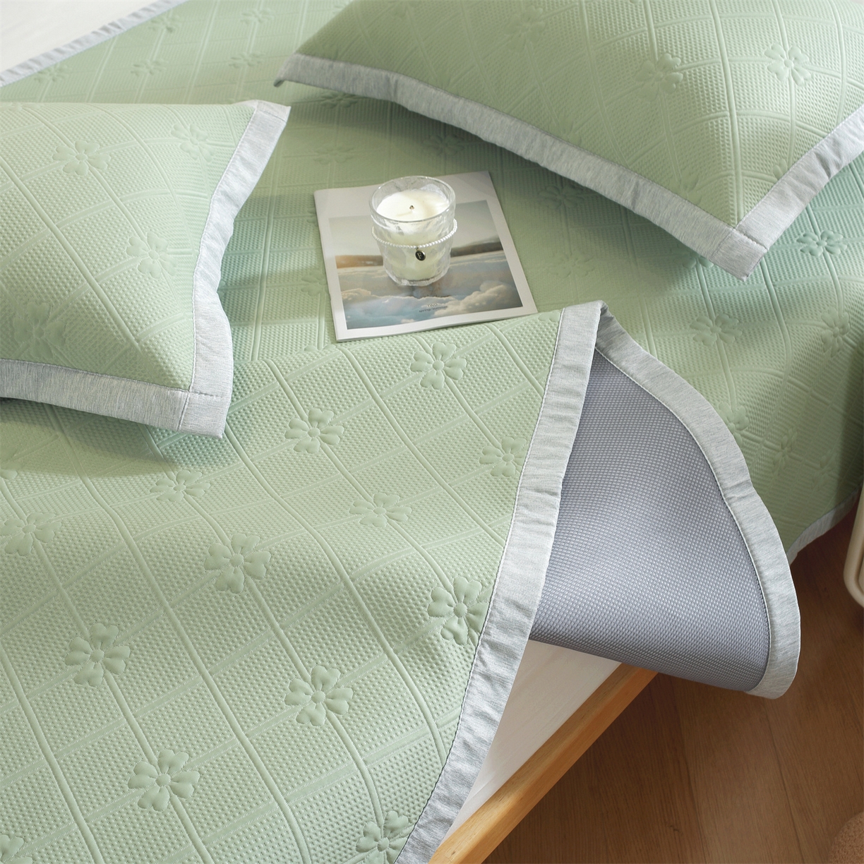 91家纺网 家纺一手货源 找家纺 共鸣沙发垫 2025新款凉感四叶草平铺款凉席席子 四叶草绿色