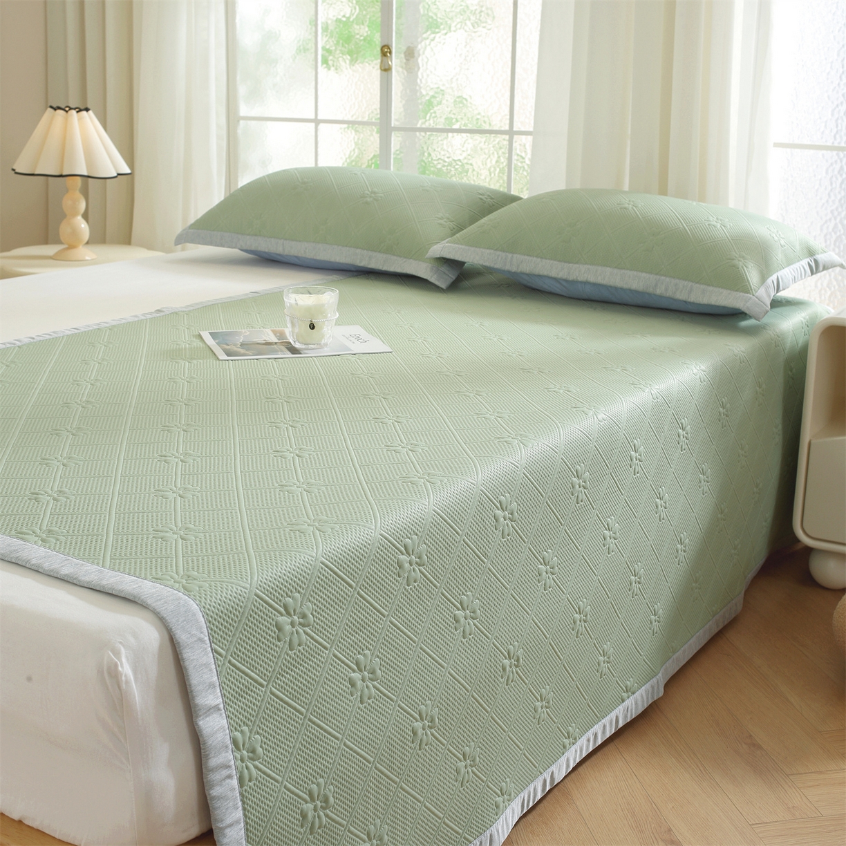 91家纺网 家纺一手货源 找家纺 共鸣沙发垫 2025新款凉感四叶草平铺款凉席席子 四叶草绿色