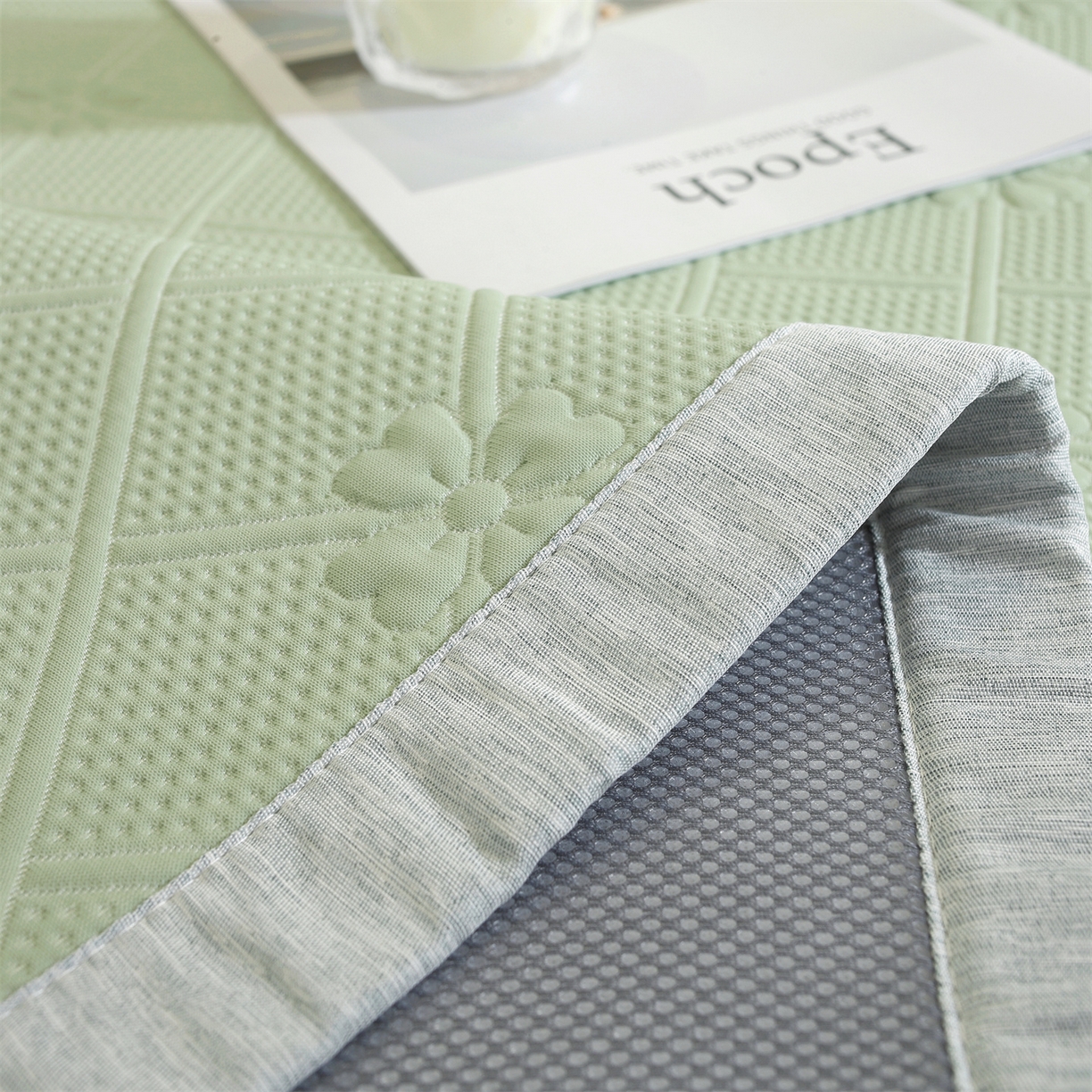 91家纺网 家纺一手货源 找家纺 共鸣沙发垫 2025新款凉感四叶草平铺款凉席席子 四叶草绿色