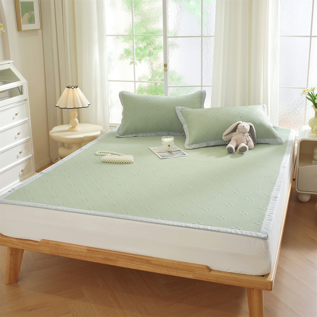 91家纺网 家纺一手货源 找家纺 共鸣沙发垫 2025新款凉感四叶草平铺款凉席席子 四叶草绿色