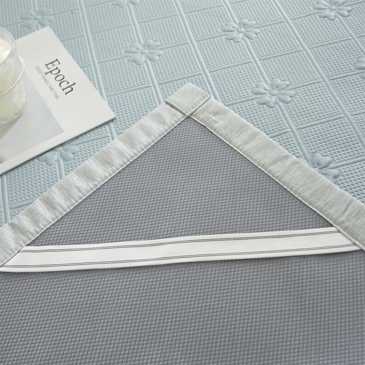 91家纺网 家纺一手货源 找家纺 共鸣沙发垫 2025新款凉感四叶草平铺款凉席席子 四叶草蓝色