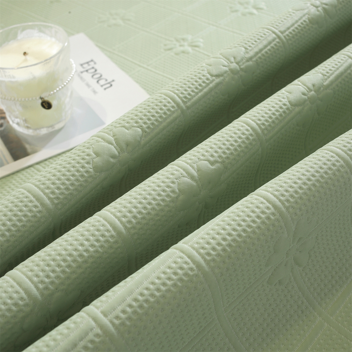 91家纺网 家纺一手货源 找家纺 共鸣沙发垫 2025新款凉感四叶草平铺款凉席席子 四叶草绿色