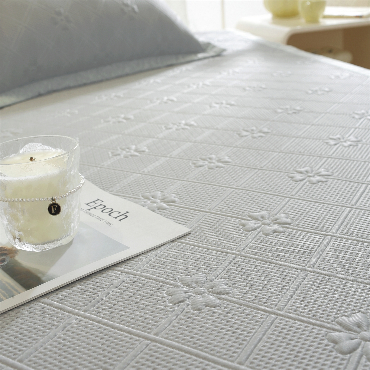 91家纺网 家纺一手货源 找家纺 共鸣沙发垫 2025新款凉感四叶草平铺款凉席席子 四叶草灰色