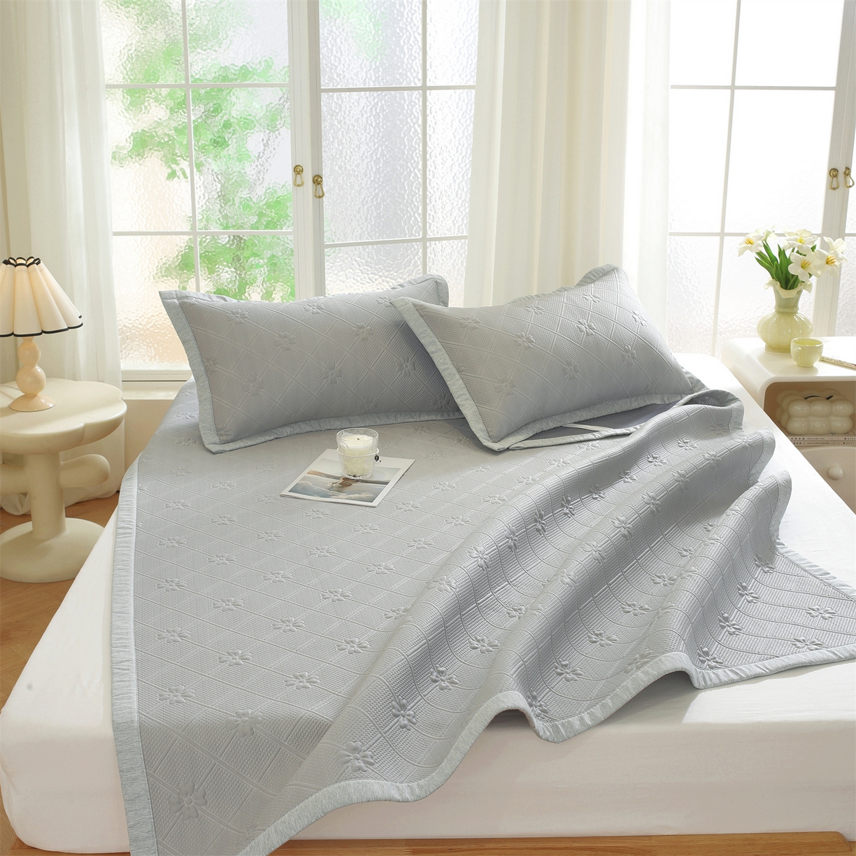 91家纺网 家纺一手货源 找家纺 共鸣沙发垫 2025新款凉感四叶草平铺款凉席席子 四叶草灰色