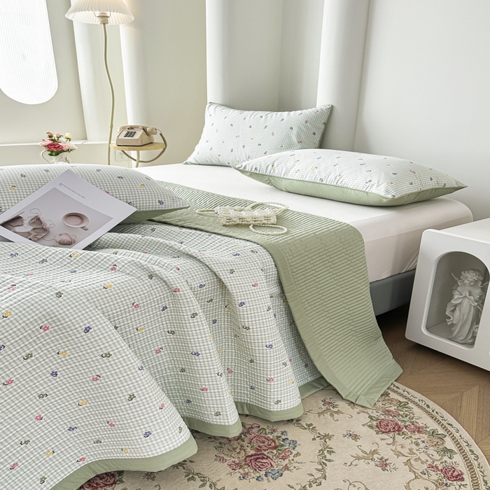 91家纺网 家纺一手货源 找家纺 （总）橘夏家纺 2025春夏新款莱赛尔天丝棉床盖单床盖床盖单件--稀疏小花