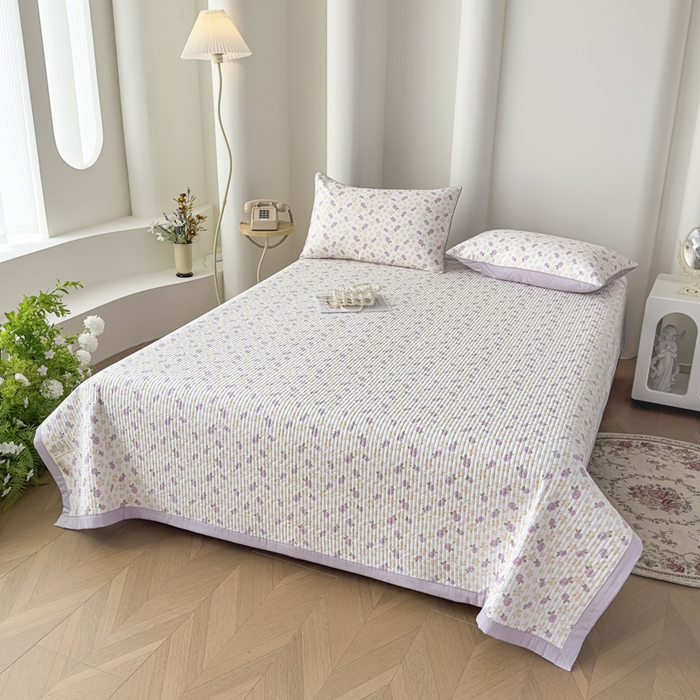 91家纺网 家纺一手货源 找家纺 橘夏家纺 2025春夏新款莱赛尔天丝棉床盖单床盖床盖单件--稀疏小花 五叶草玫瑰-薰衣紫