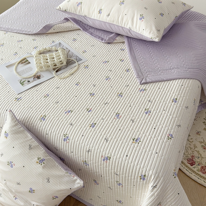 91家纺网 家纺一手货源 找家纺 橘夏家纺 2025春夏新款莱赛尔天丝棉床盖单床盖床盖单件--稀疏小花 清新小玫瑰-薰衣紫