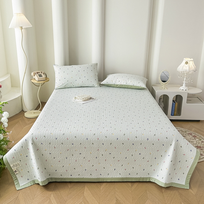 91家纺网 家纺一手货源 找家纺 橘夏家纺 2025春夏新款莱赛尔天丝棉床盖单床盖床盖单件--稀疏小花 春意小花格-绿意