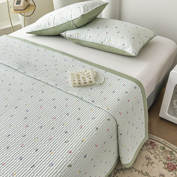 91家纺网 家纺一手货源 找家纺 橘夏家纺 2025春夏新款莱赛尔天丝棉床盖单床盖床盖单件--稀疏小花 春意小花格-绿意