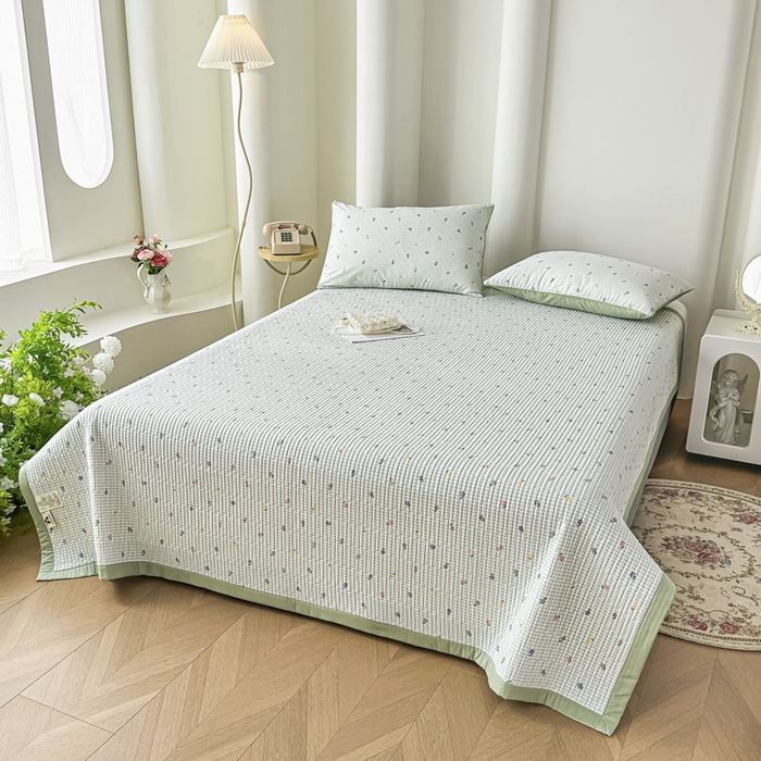 91家纺网 家纺一手货源 找家纺 橘夏家纺 2025春夏新款莱赛尔天丝棉床盖单床盖床盖单件--稀疏小花 春意小花格-绿意