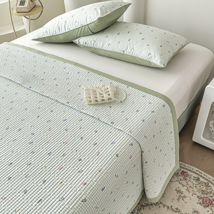 91家纺网 家纺一手货源 找家纺 橘夏家纺 2025春夏新款莱赛尔天丝棉床盖单床盖床盖单件--稀疏小花 春意小花格-绿意