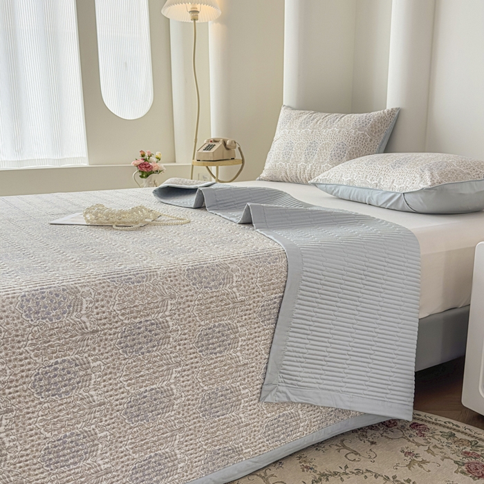 91家纺网 家纺一手货源 找家纺 （总）橘夏家纺 2025新款A类莱赛尔天丝棉印花床盖-自然丛林