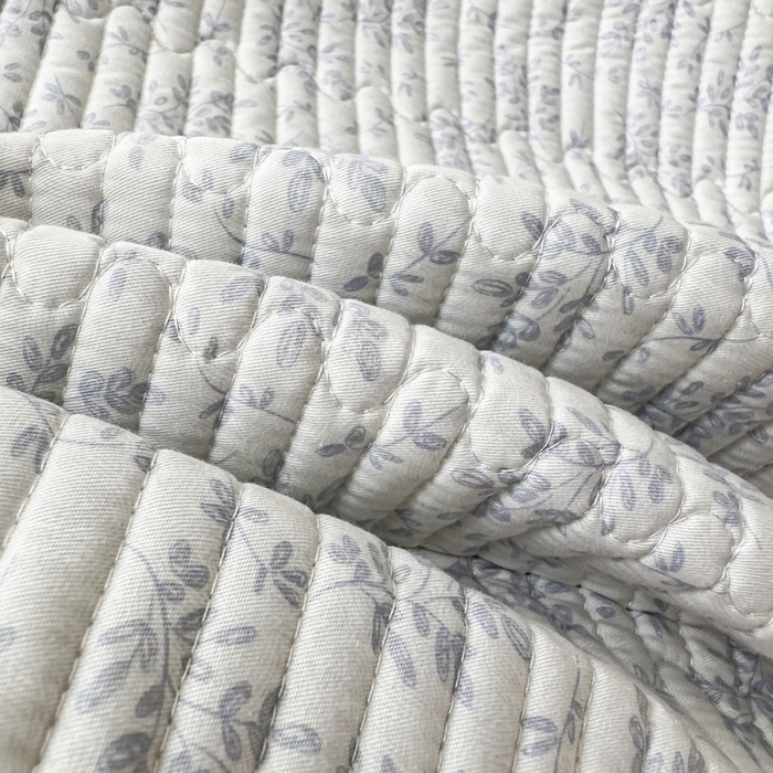 91家纺网 家纺一手货源 找家纺 橘夏家纺 2025新款A类莱赛尔天丝棉印花床盖-自然丛林 小叶女贞-天蓝