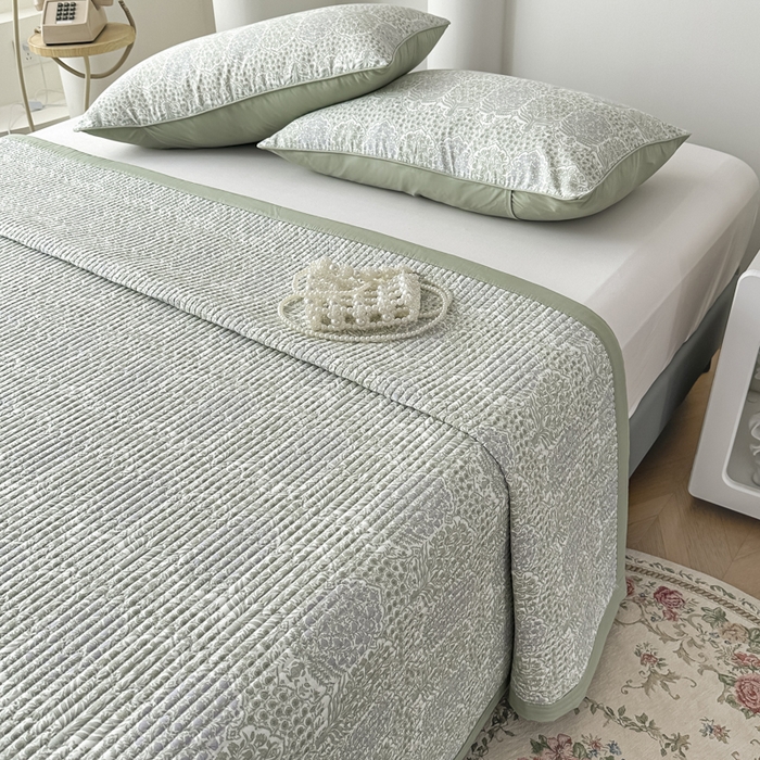 91家纺网 家纺一手货源 找家纺 橘夏家纺 2025新款A类莱赛尔天丝棉印花床盖-自然丛林 铃兰花园-绿意