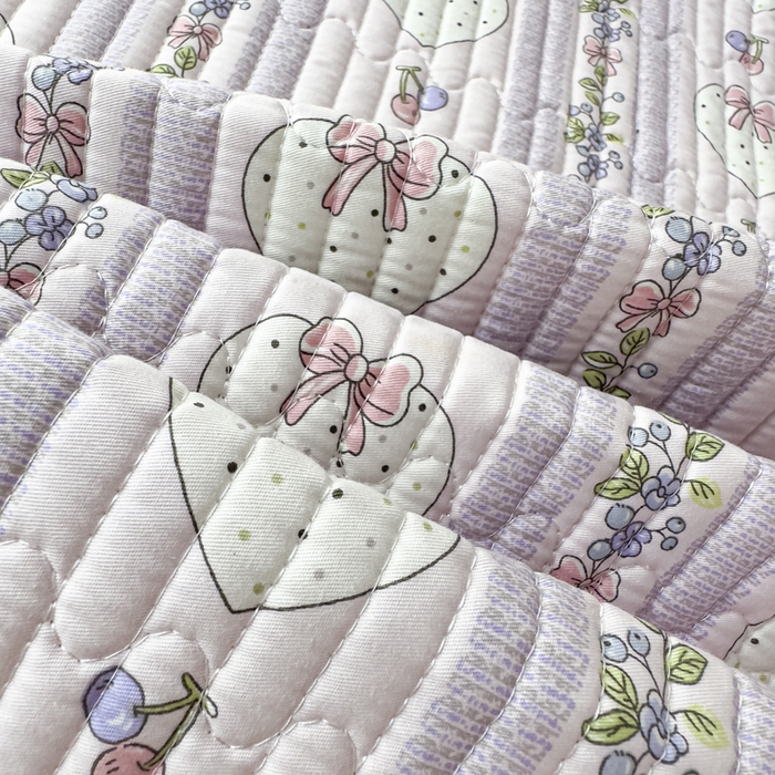 91家纺网 家纺一手货源 找家纺 橘夏家纺 2025新款A类莱赛尔天丝棉印花床盖-自由几何 蝴蝶结甜心-薰衣紫