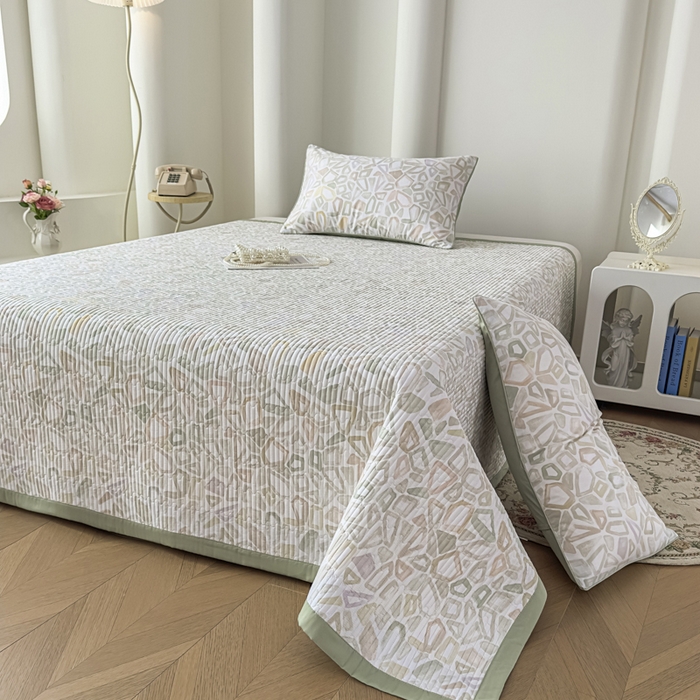 91家纺网 家纺一手货源 找家纺 橘夏家纺 2025新款A类莱赛尔天丝棉印花床盖-自由几何 自由旋律-绿意