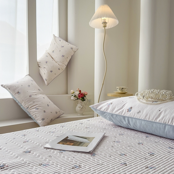 91家纺网 家纺一手货源 找家纺 （总）恒尚居 2025新款A类莱赛尔天丝棉印花床盖-稀疏小花