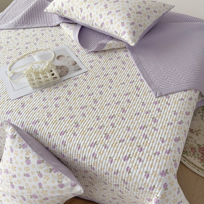 91家纺网 家纺一手货源 找家纺 恒尚居 2025新款A类莱赛尔天丝棉印花床盖-稀疏小花 五叶草玫瑰-薰衣紫