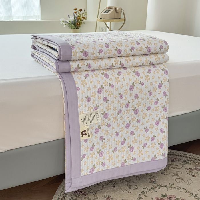 91家纺网 家纺一手货源 找家纺 恒尚居 2025新款A类莱赛尔天丝棉印花床盖-稀疏小花 五叶草玫瑰-薰衣紫