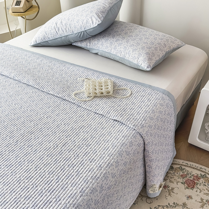 91家纺网 家纺一手货源 找家纺 恒尚居 2025新款A类莱赛尔天丝棉印花床盖-自然丛林 小叶女贞-天蓝