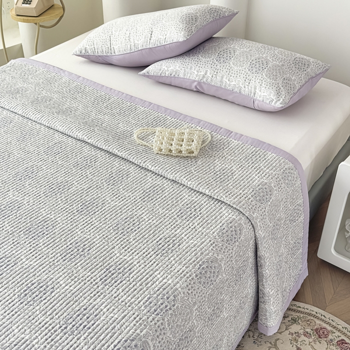 91家纺网 家纺一手货源 找家纺 恒尚居 2025新款A类莱赛尔天丝棉印花床盖-自然丛林 铃兰花园-薰衣紫