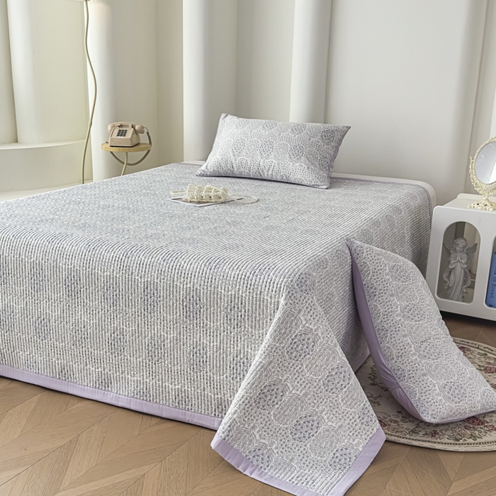 91家纺网 家纺一手货源 找家纺 恒尚居 2025新款A类莱赛尔天丝棉印花床盖-自然丛林 铃兰花园-薰衣紫