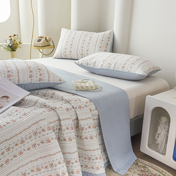 91家纺网 家纺一手货源 找家纺 恒尚居 2025新款A类莱赛尔天丝棉印花床盖-自由几何 自由小玫瑰-天蓝