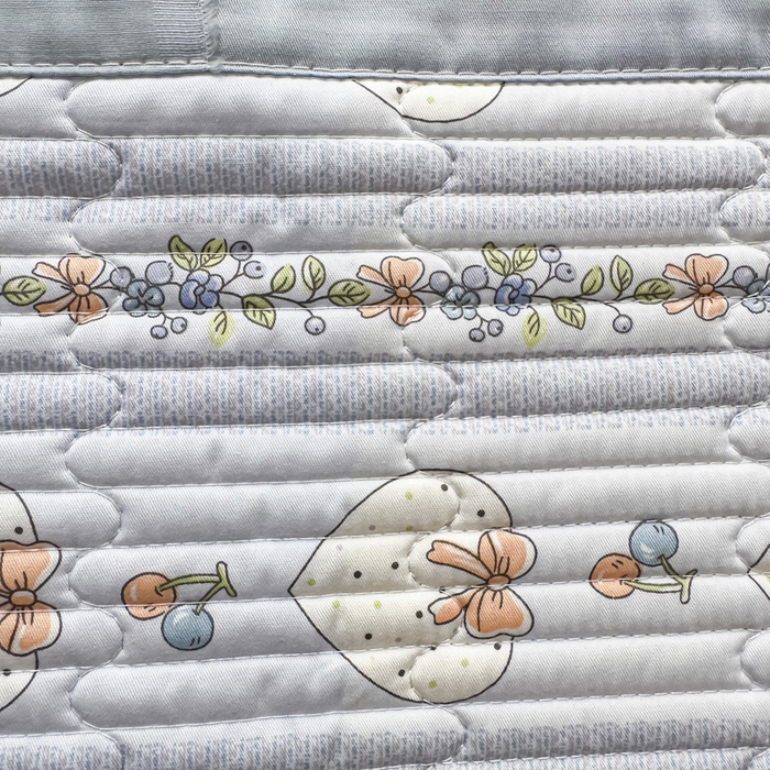 91家纺网 家纺一手货源 找家纺 恒尚居 2025新款A类莱赛尔天丝棉印花床盖-自由几何 蝴蝶结甜心-天蓝