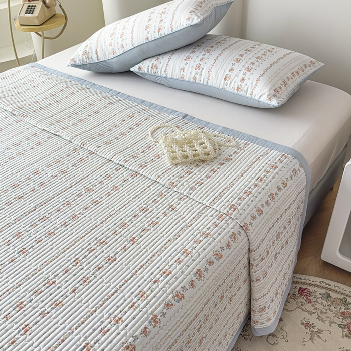 91家纺网 家纺一手货源 找家纺 恒尚居 2025新款A类莱赛尔天丝棉印花床盖-自由几何 自由小玫瑰-天蓝