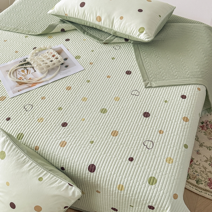 91家纺网 家纺一手货源 找家纺 恒尚居 2025新款A类莱赛尔天丝棉印花床盖-自由几何 心爱小圆点-绿意