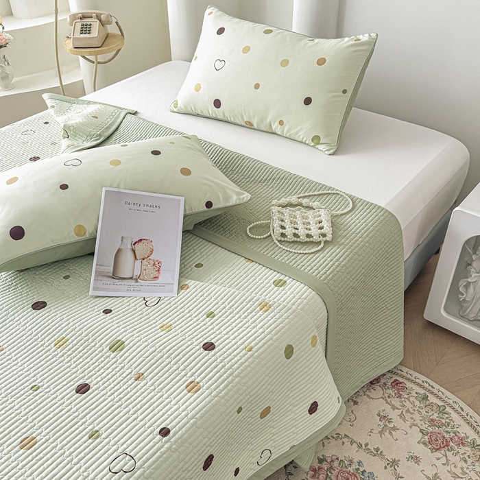 91家纺网 家纺一手货源 找家纺 恒尚居 2025新款A类莱赛尔天丝棉印花床盖-自由几何 心爱小圆点-绿意