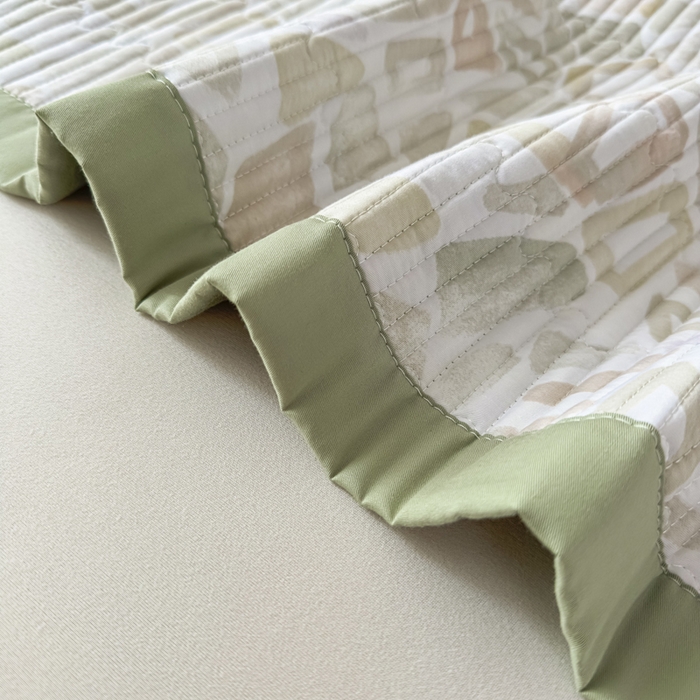 91家纺网 家纺一手货源 找家纺 恒尚居 2025新款A类莱赛尔天丝棉印花床盖-自由几何 自由旋律-绿意