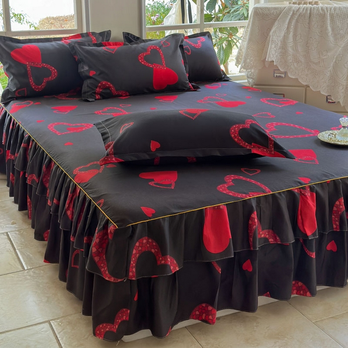 91家纺网 家纺一手货源 找家纺 雨田家纺 2025新款亲肤印花床裙三件套系列 心心相惜