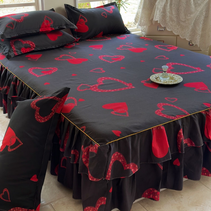 91家纺网 家纺一手货源 找家纺 雨田家纺 2025新款亲肤印花床裙三件套系列 心心相惜