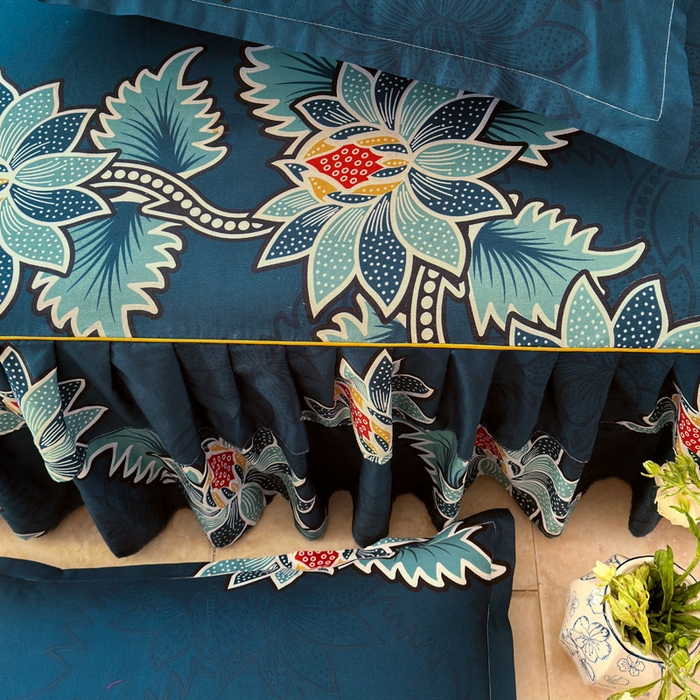 91家纺网 家纺一手货源 找家纺 雨田家纺 2025新款亲肤印花床裙三件套系列 优雅绽放