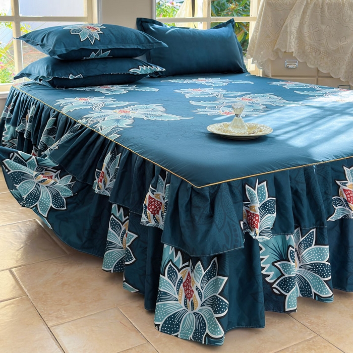 91家纺网 家纺一手货源 找家纺 雨田家纺 2025新款亲肤印花床裙三件套系列 优雅绽放