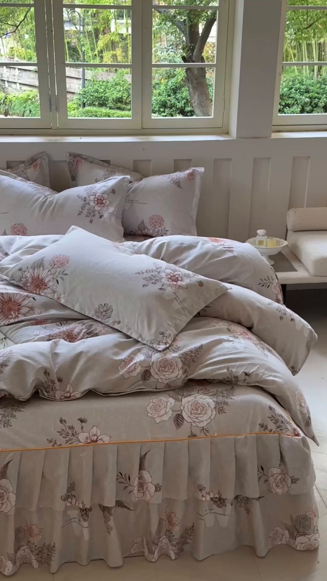 91家纺网 家纺一手货源 找家纺 雨田家纺 2025新款柔软亲肤印花床裙四件套 云锦生花