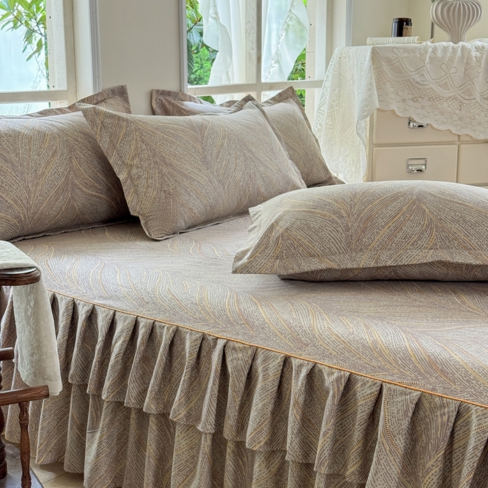 91家纺网 家纺一手货源 找家纺 雨田家纺 2025新款亲肤棉印花床裙四件套-系列一 千山万水棕