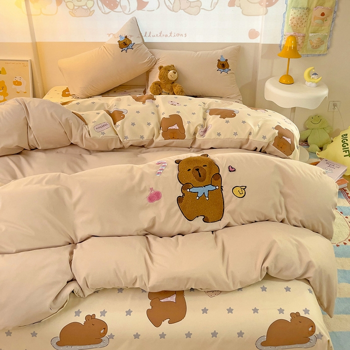 91家纺网 家纺一手货源 找家纺 云木里 2025新款云朵棉毛巾绣印花四件套 卡皮巴拉