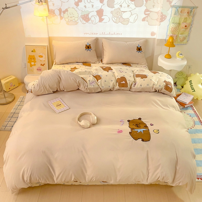 91家纺网 家纺一手货源 找家纺 云木里 2025新款云朵棉毛巾绣印花四件套 卡皮巴拉