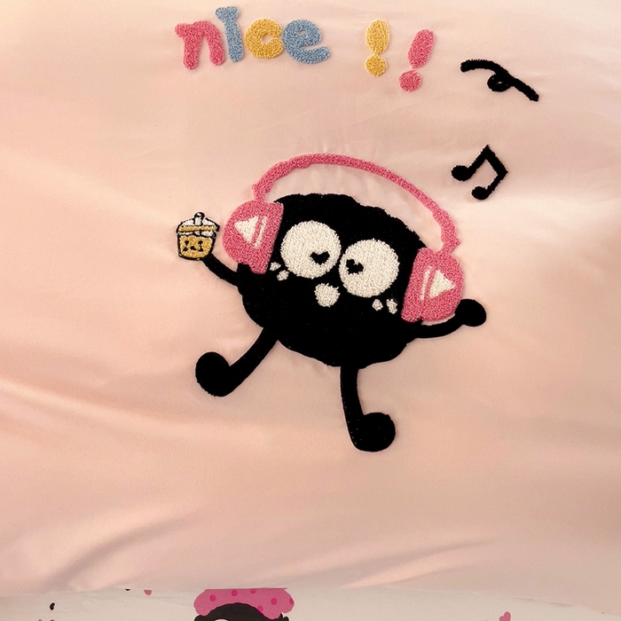 91家纺网 家纺一手货源 找家纺 云木里 2025新款云朵棉毛巾绣印花四件套 音乐煤球