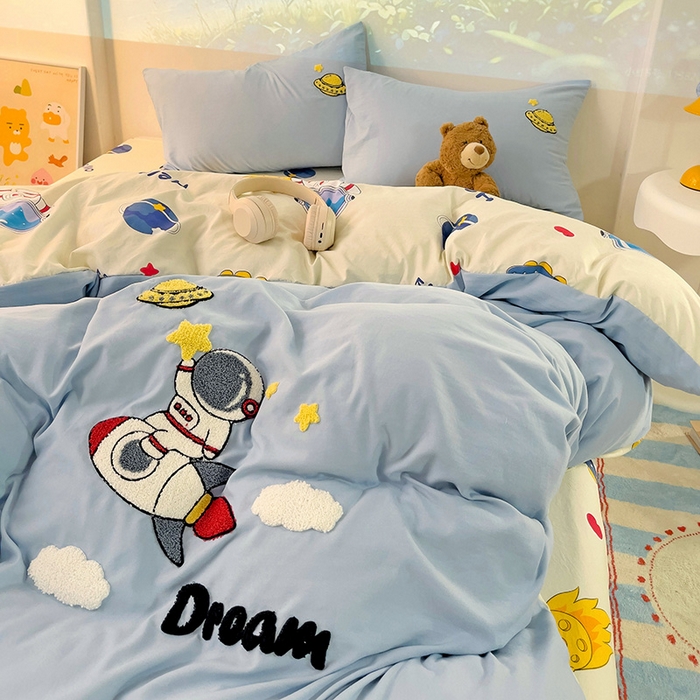 91家纺网 家纺一手货源 找家纺 云木里 2025新款云朵棉毛巾绣印花四件套 奇妙宇航员